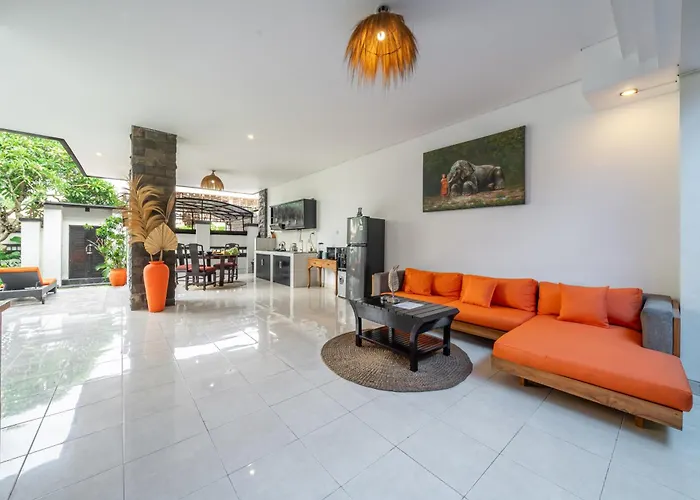 Sunbeji - Large Pool With Terrace Near The Villa Seminyak