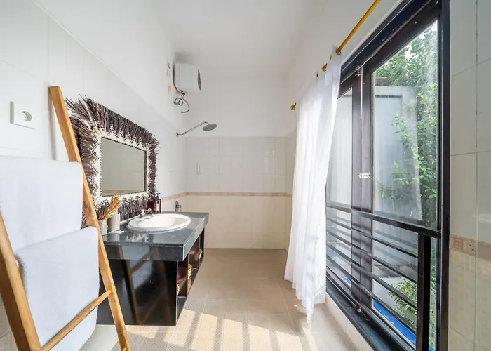 Sunbeji - Large Pool With Terrace Near The Seminyak