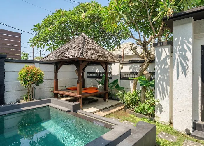 Sunbeji - Large Pool With Terrace Near The Villa Seminyak